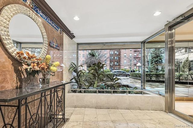 2 W End Avenue 5N, Brooklyn, NY 11235