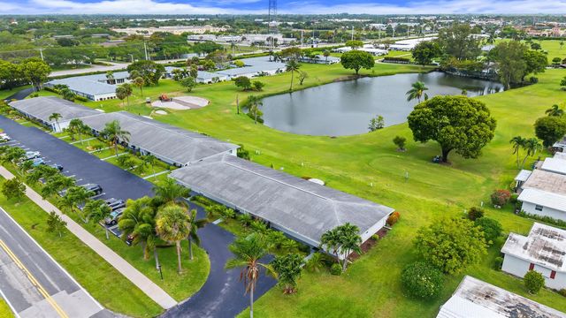 2017 SW Golf Lane 113, Boynton Beach, FL 33426