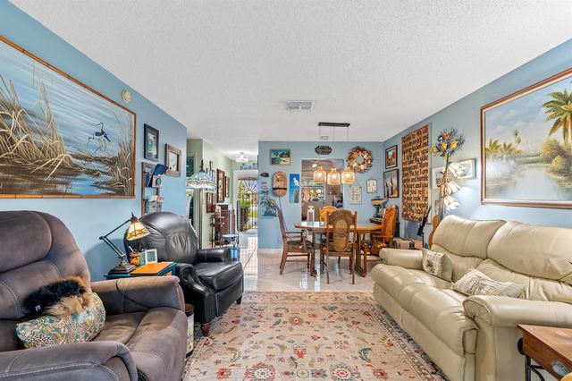 2017 SW Golf Lane 113, Boynton Beach, FL 33426