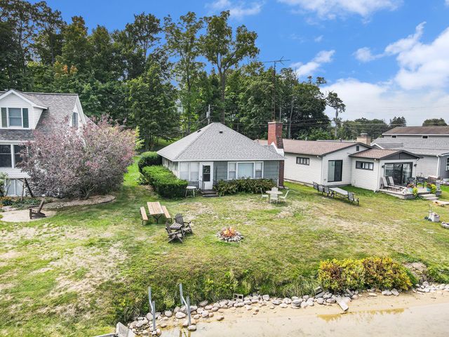 51361 Summit Street, Paw Paw Twp, MI 49079