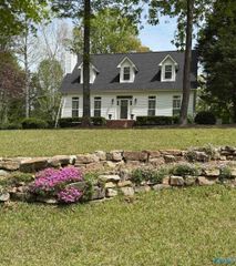 230 Cardinal Drive, Guntersville, AL 35976