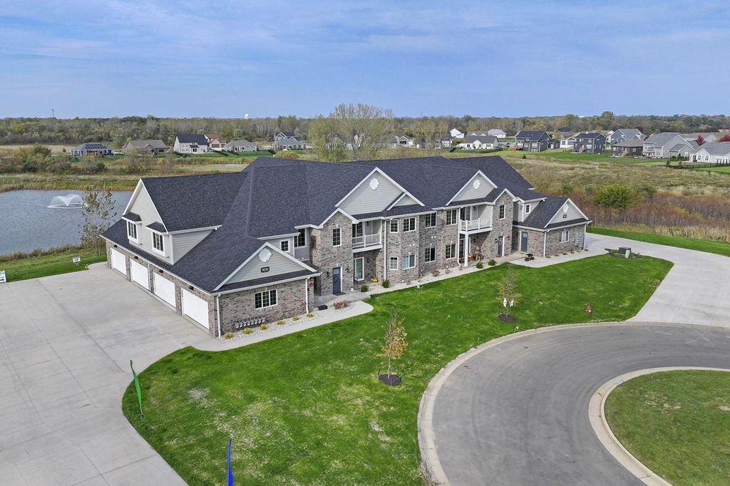 9200 66th AVENUE #125, Pleasant Prairie, WI 53158