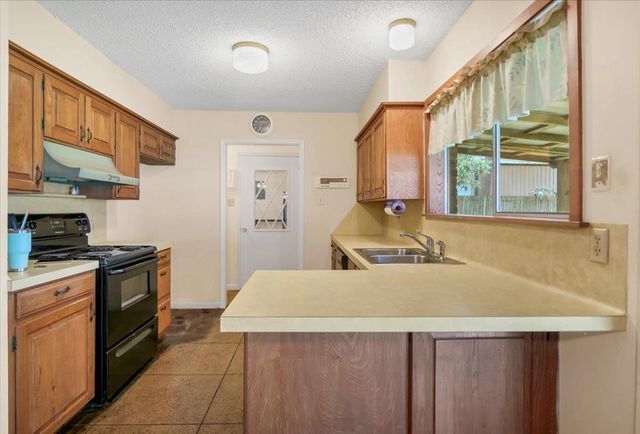 10462 County Road 1265, Flint, TX 75762