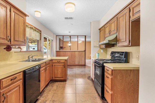 10462 County Road 1265, Flint, TX 75762