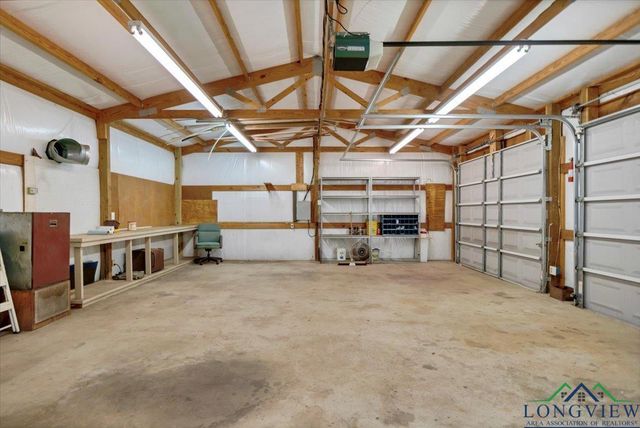 10462 County Road 1265, Flint, TX 75762