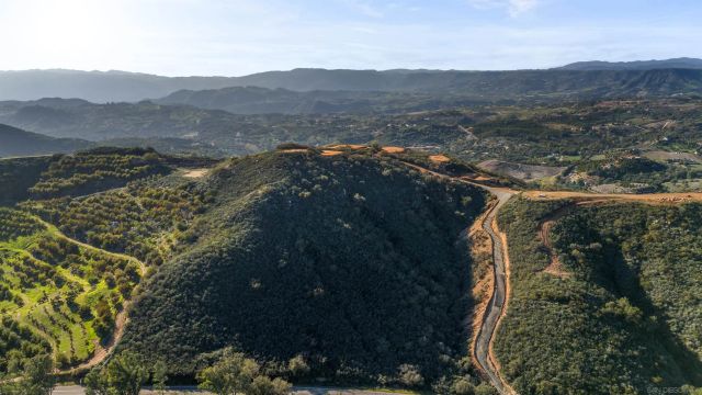 555 Calle Jardin 1, Temecula, CA 92590