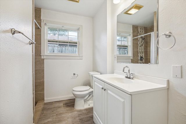 2006 Du Barry Lane, Houston, TX 77018