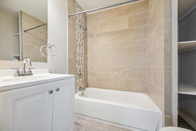 2006 Du Barry Lane, Houston, TX 77018