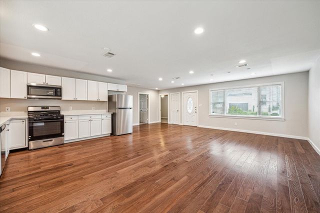 2006 Du Barry Lane, Houston, TX 77018