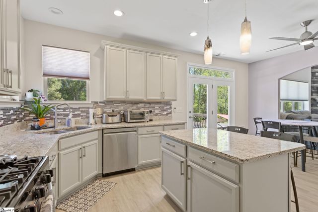 109 Fitzwilliam Place, Piedmont, SC 29673