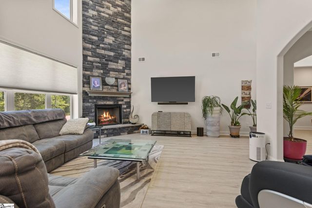 109 Fitzwilliam Place, Piedmont, SC 29673