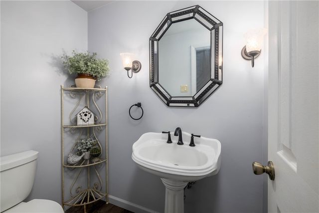 211 Tangelo Dr, Jefferson Hills, PA 15025