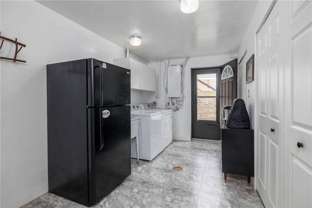 211 Tangelo Dr, Jefferson Hills, PA 15025