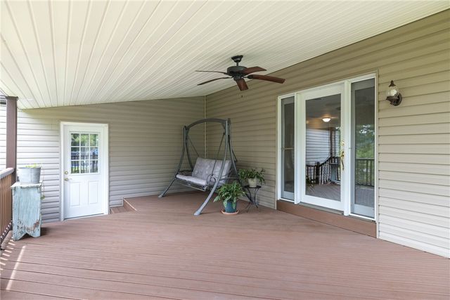 211 Tangelo Dr, Jefferson Hills, PA 15025