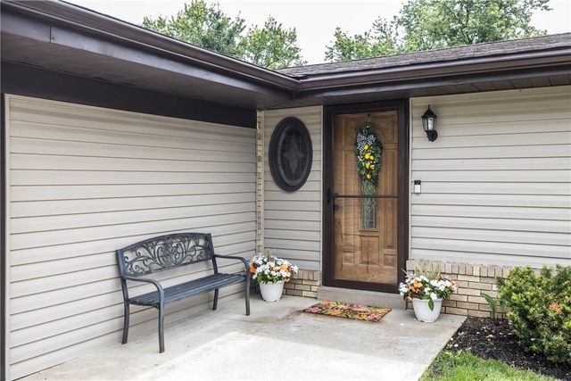 211 Tangelo Dr, Jefferson Hills, PA 15025