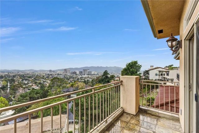 876 Harrington, Glendale, CA 91207