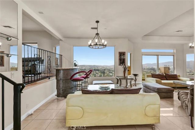 876 Harrington, Glendale, CA 91207
