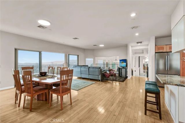 876 Harrington, Glendale, CA 91207
