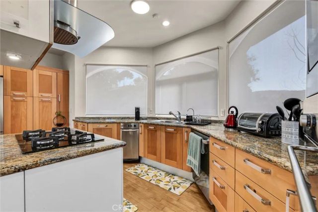 876 Harrington, Glendale, CA 91207