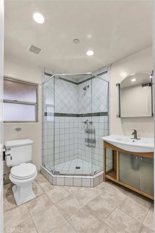 876 Harrington, Glendale, CA 91207