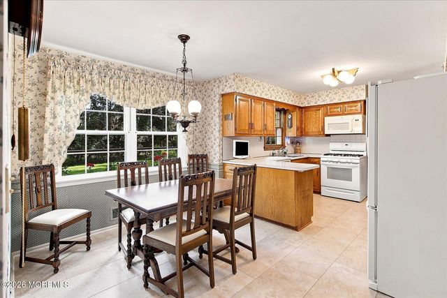 76 Tall Timber Road, Middletown, NJ 07748