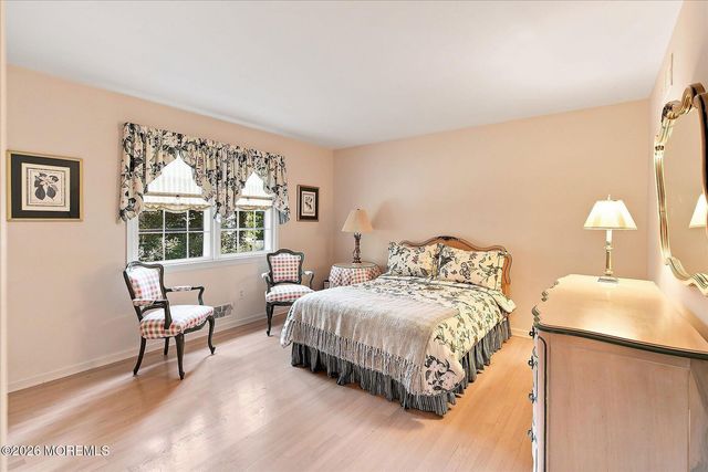 76 Tall Timber Road, Middletown, NJ 07748