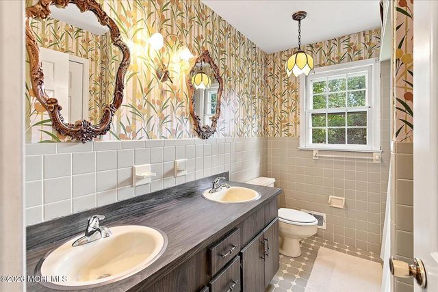 76 Tall Timber Road, Middletown, NJ 07748