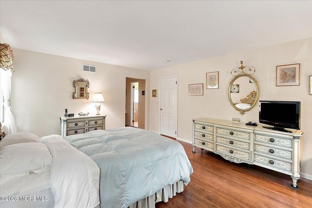 76 Tall Timber Road, Middletown, NJ 07748