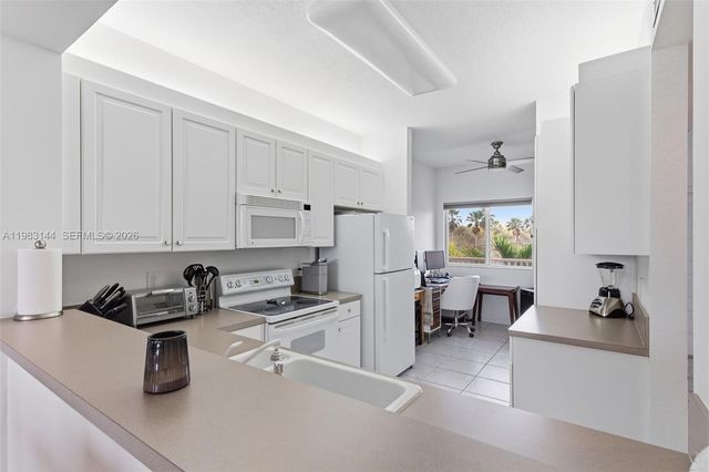 7765 Yardley Dr 313, Tamarac, FL 33321