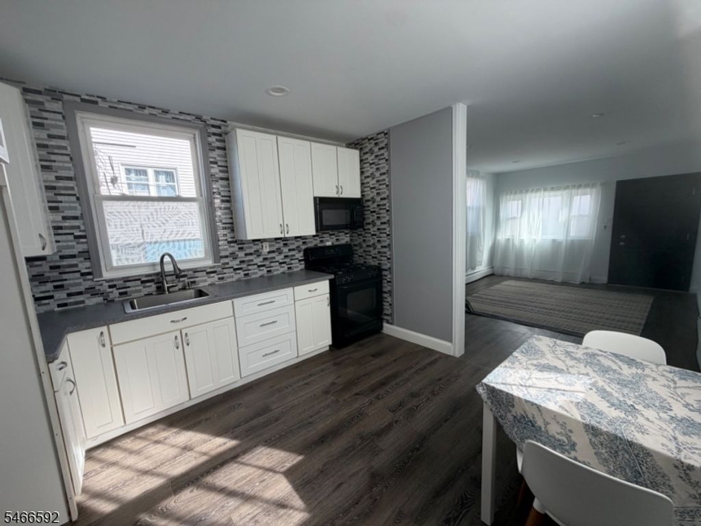 141 Monroe St, Garfield City, NJ 07026 — photo 4
