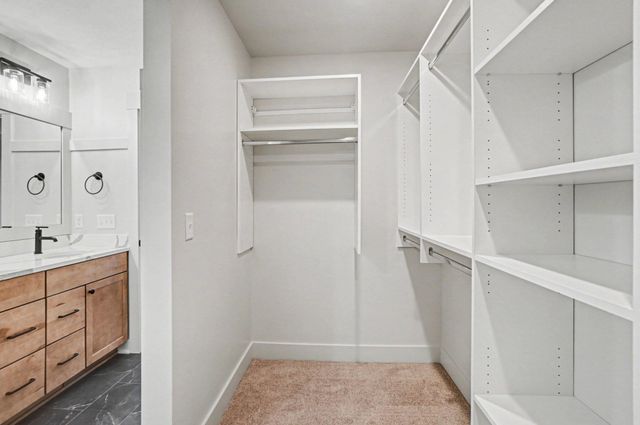 1615 Round Barn Drive, Hudsonville, MI 49426