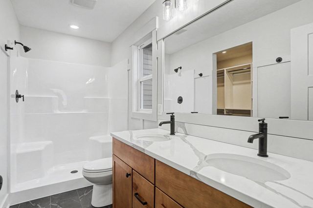 1615 Round Barn Drive, Hudsonville, MI 49426