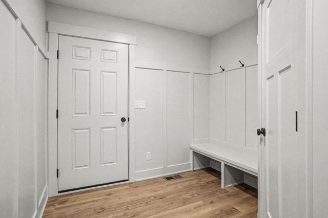 1615 Round Barn Drive, Hudsonville, MI 49426