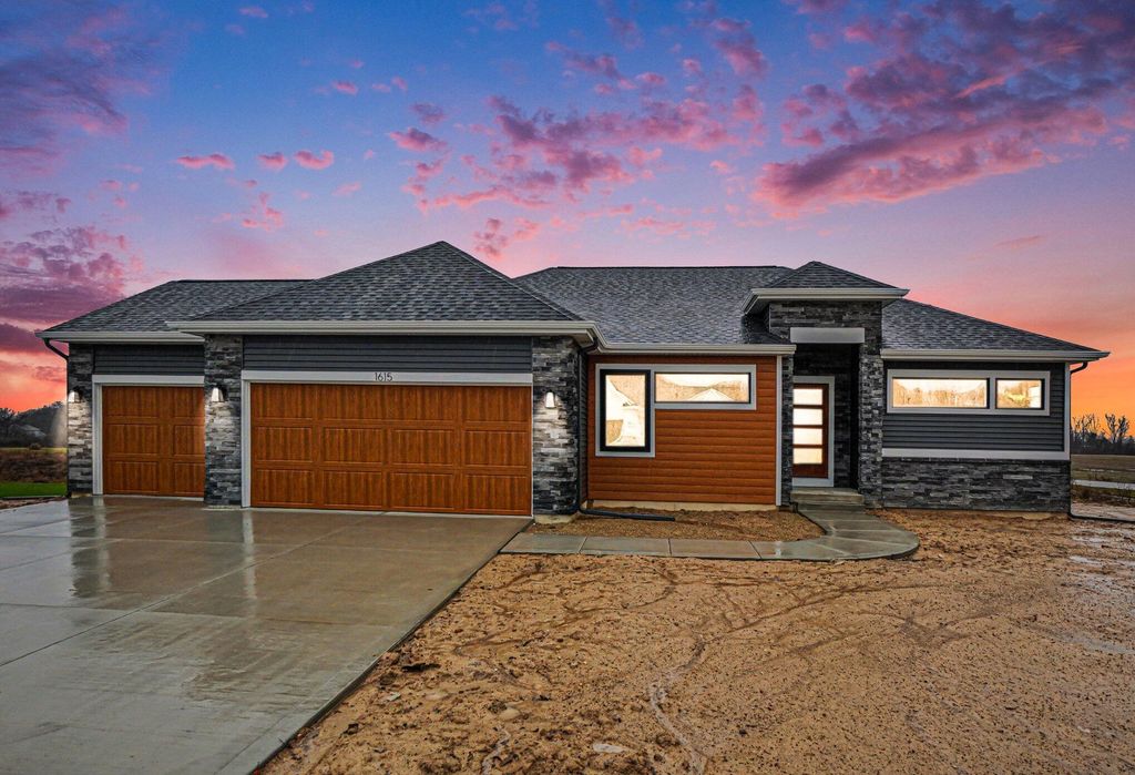 1615 Round Barn Drive, Hudsonville, MI 49426