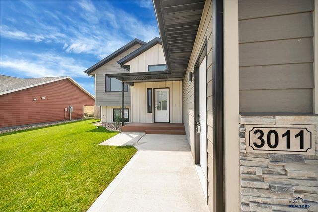 3011 ROMBAUER DR, Rapid City, SD 57703