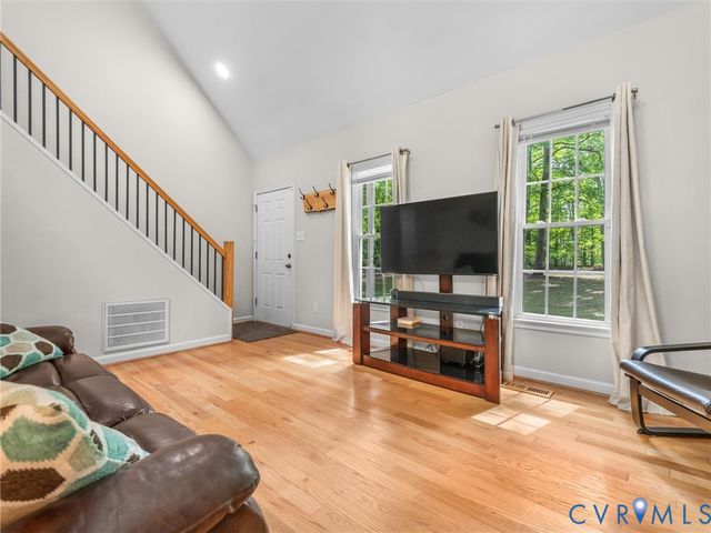 13601 Ramblewood Dr, Chester, VA 23836
