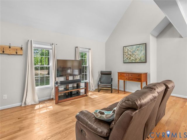 13601 Ramblewood Dr, Chester, VA 23836