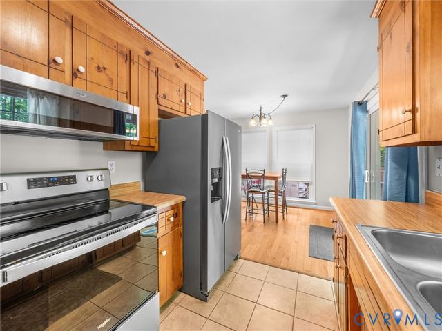 13601 Ramblewood Dr, Chester, VA 23836