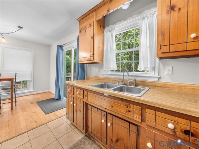 13601 Ramblewood Dr, Chester, VA 23836