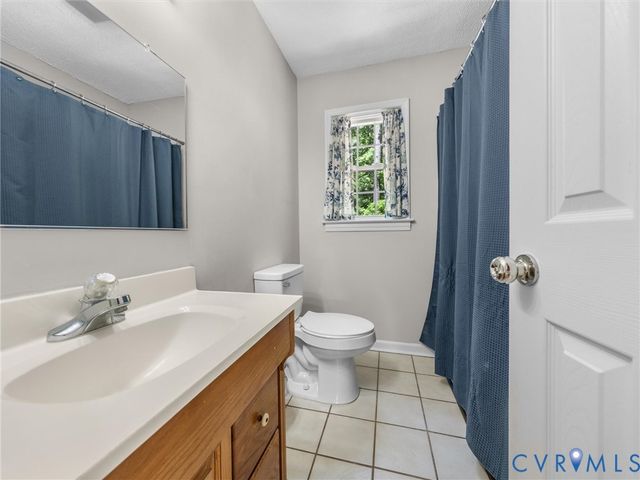 13601 Ramblewood Dr, Chester, VA 23836