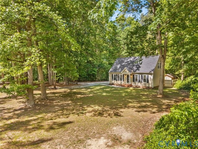 13601 Ramblewood Dr, Chester, VA 23836