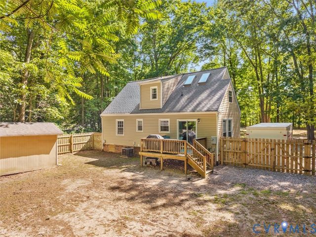 13601 Ramblewood Dr, Chester, VA 23836
