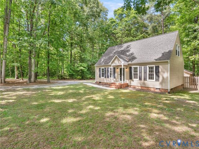 13601 Ramblewood Dr, Chester, VA 23836