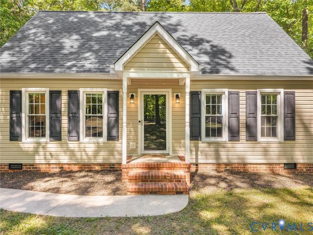 13601 Ramblewood Dr, Chester, VA 23836