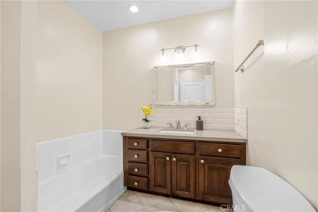 1123 Florence, Burbank, CA 91505