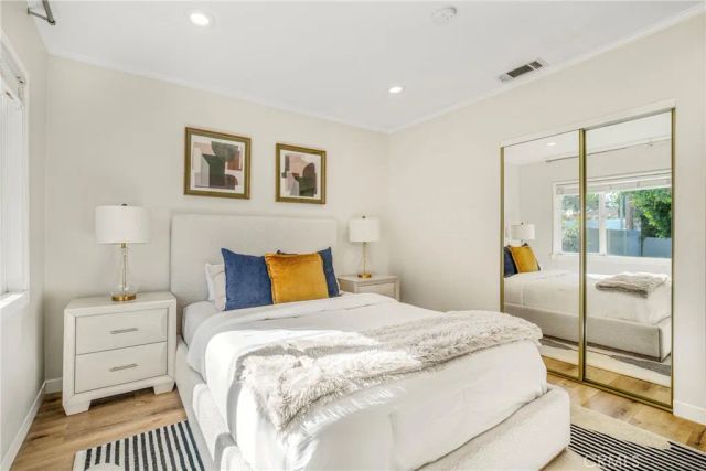 1123 Florence, Burbank, CA 91505