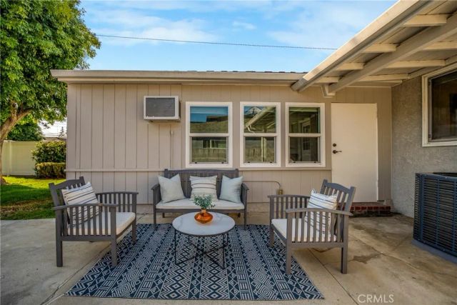 1123 Florence, Burbank, CA 91505
