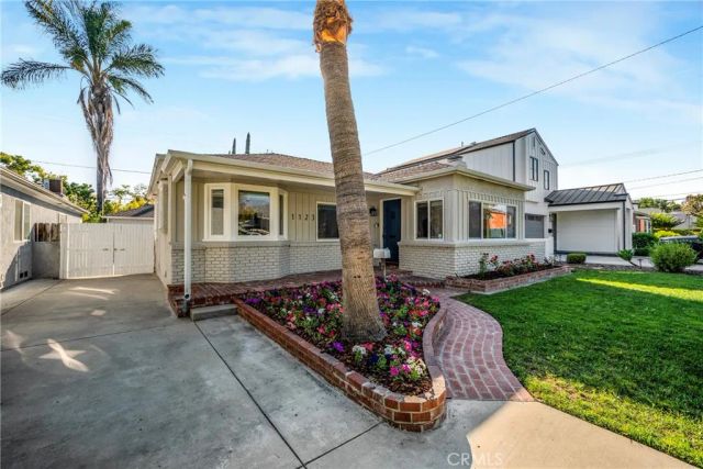 1123 Florence, Burbank, CA 91505