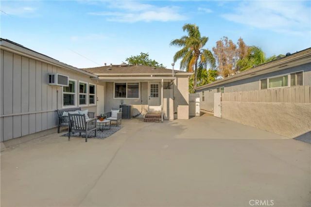 1123 Florence, Burbank, CA 91505