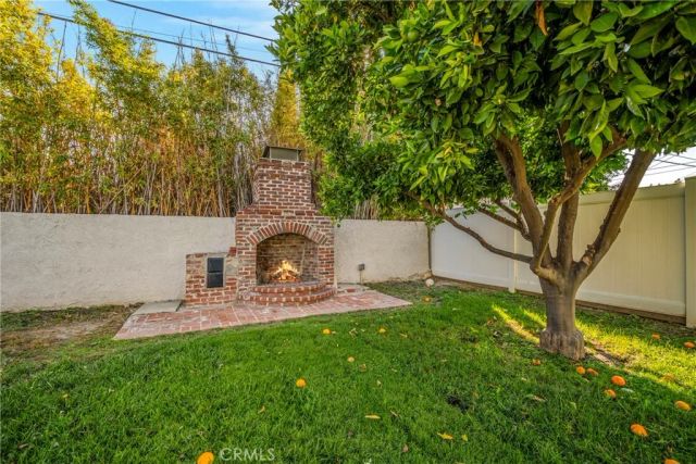 1123 Florence, Burbank, CA 91505